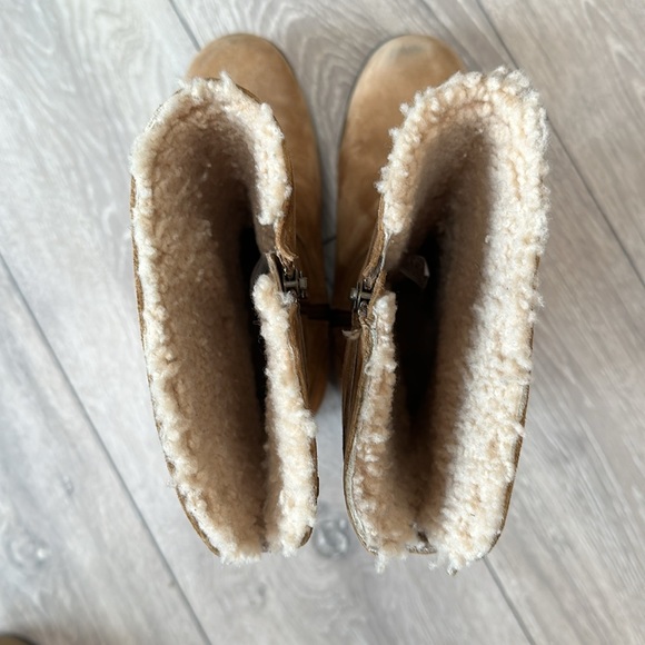 UGG Boots 👢 - Picture 6 of 10